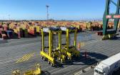 Europe Cargo Discharge Hybrid Straddle Carriers at Antwerp