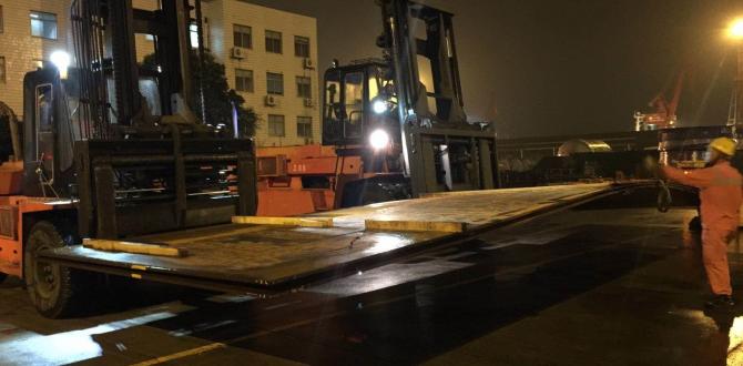 Columbia Pro-Rail Transport Services Load Steel Plates in Shanghai