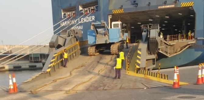 Al Bader Shipping Expertly Handles 3 Crawler Cranes
