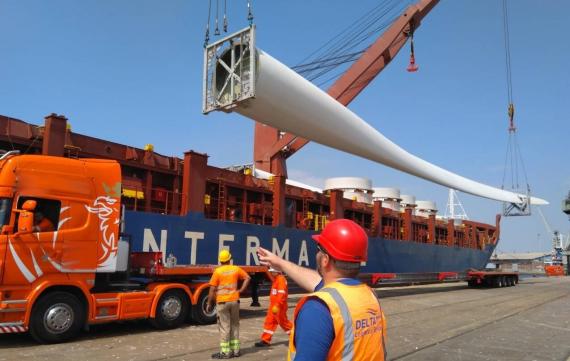 Delta Maritime Take Receipt of Windmill Blades in Greece