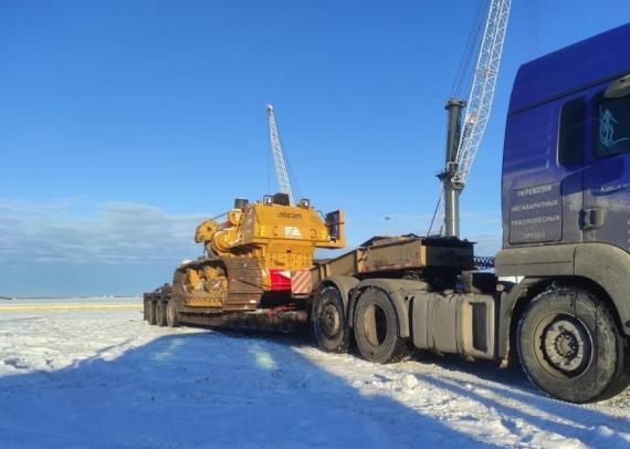 KGE Baltic & Livo Logistics Deliver Pipe-Layers to Tengiz Oil Field