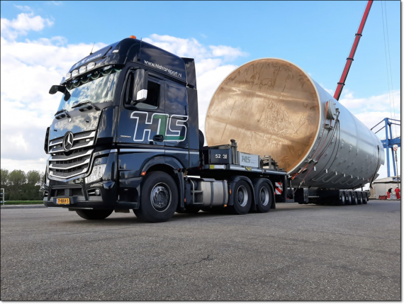 Heavy Load Service Transport Tanks to Industrial Site