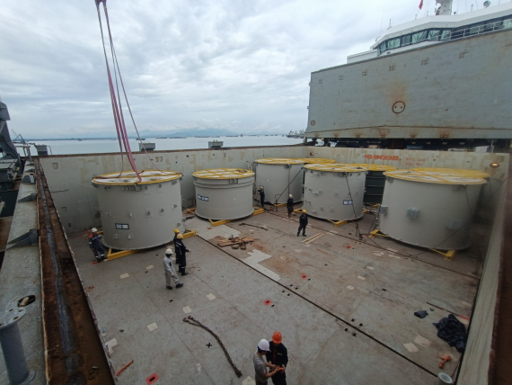 Royal Cargo Vietnam Deliver Oversized Exhaust System to Ireland