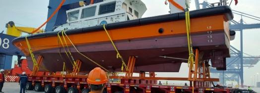 Fleet Line Shipping Services Load Pilot Boat from UAE to Africa